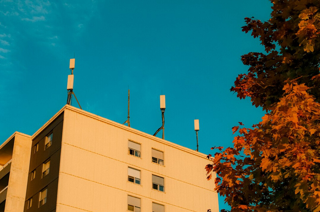 iot sensors on building